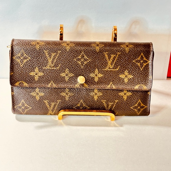 Louis Vuitton Monogram The Sarah long wallet with Gold Chain. - Picture 4 of 14